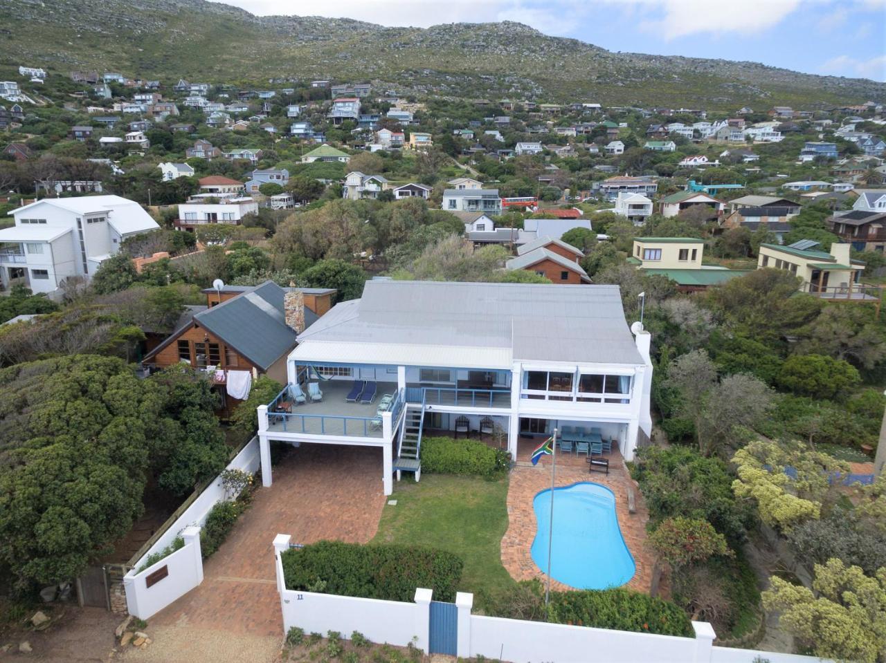 Atlantic Dream Beachfront Villa Scarborough Esterno foto